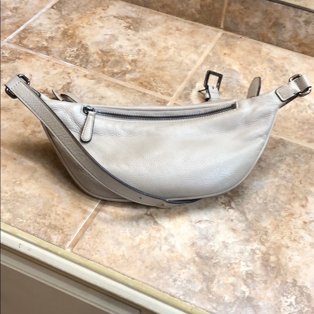 Mk Pouch - image 4